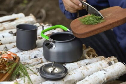 Menażka w terenie – jak wybrać praktyczny model?