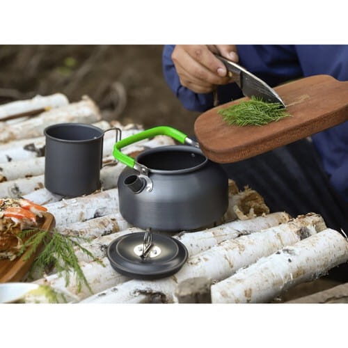 Menażka w terenie – jak wybrać praktyczny model?